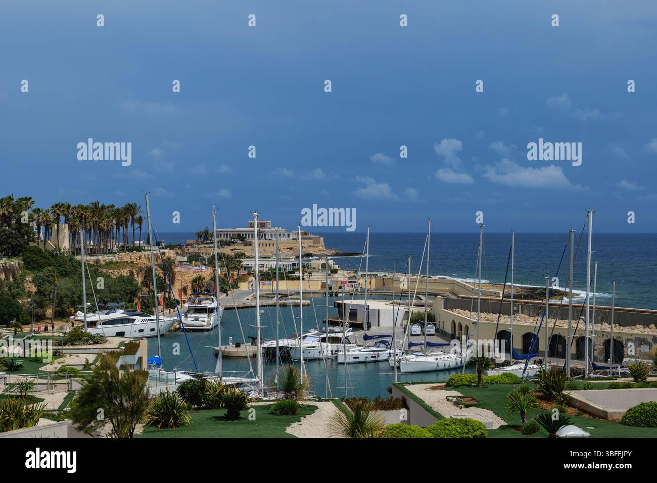 baia di saint julians a malta Foto Stock