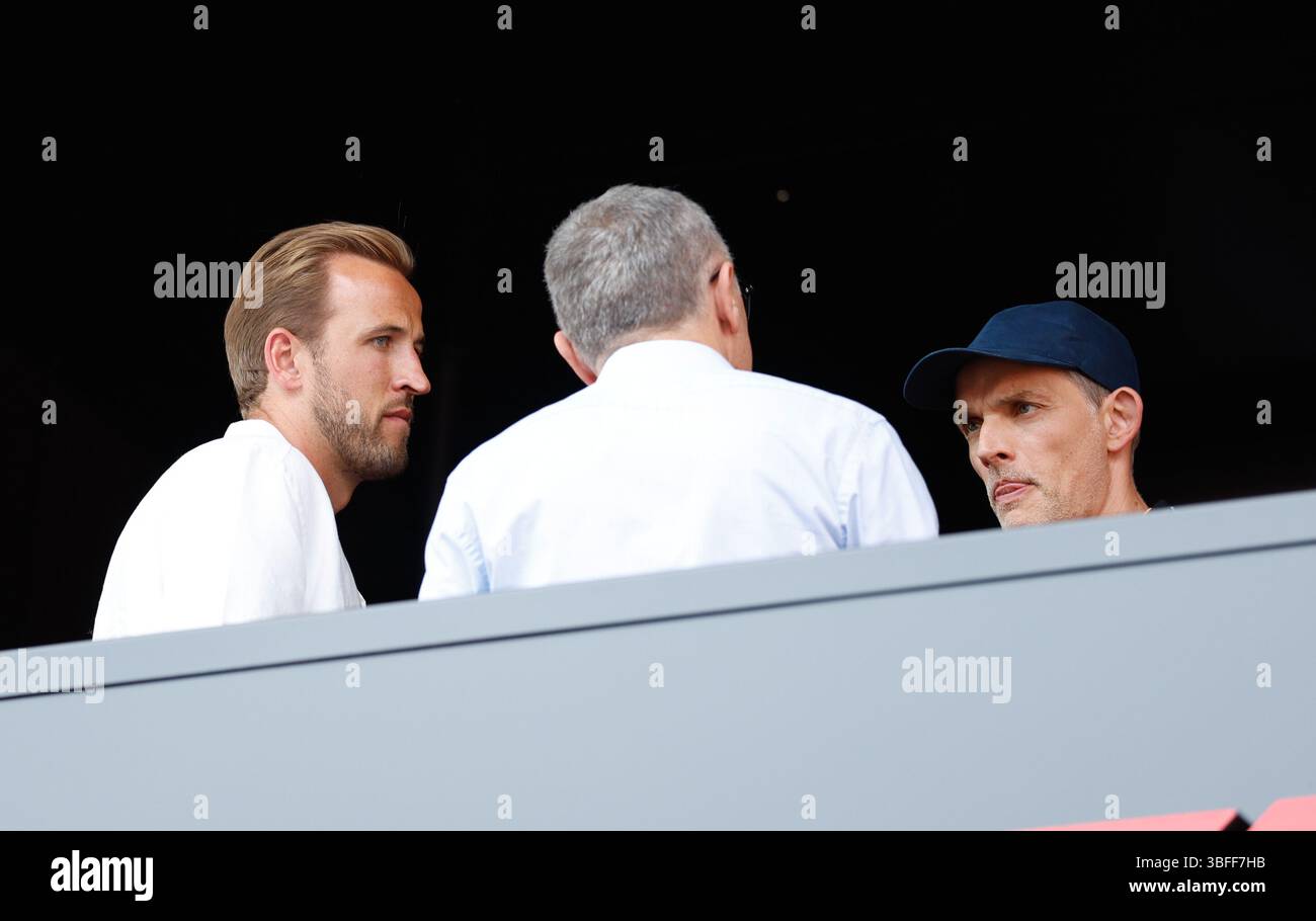 Barcellona, Spagna. 1 giugno 2025. Harry Kane, Stefano Domenicali (ITA, Presidente e CEO del gruppo di Formula 1), Thomas Tuchel, Gran Premio di F1 di Spagna sul circuito di Barcellona-Catalunya il 1° giugno 2025 a Barcellona, Spagna. (Foto di HOCH ZWEI) credito: dpa/Alamy Live News Foto Stock