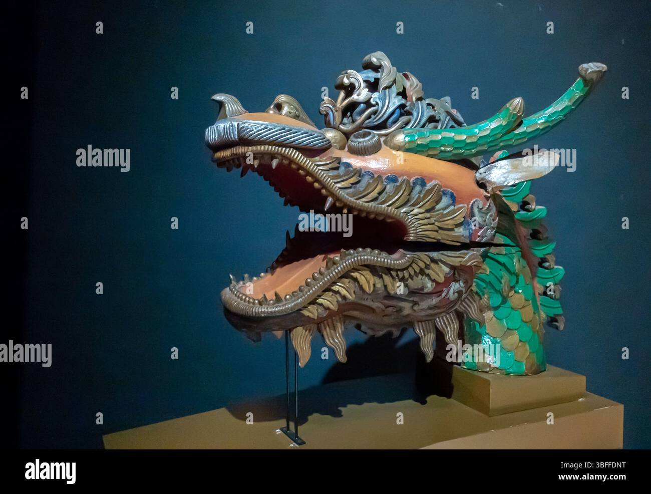 Figura della Royal Malay boat a forma di testa di drago, XIX secolo. La barca era di proprietà della famiglia Royal Pahang Foto Stock