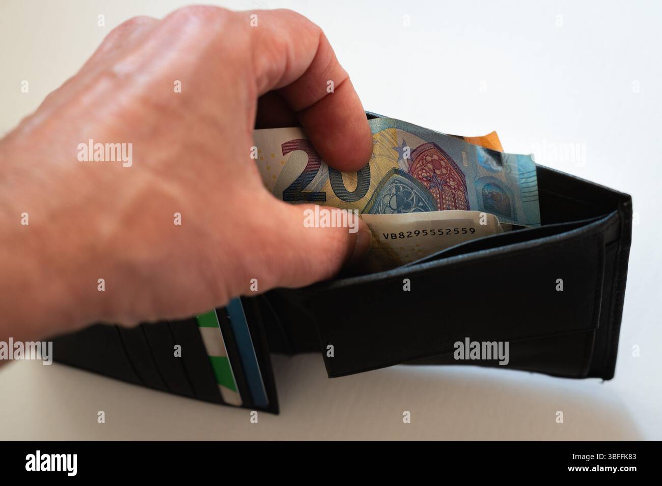 Valuta europea, banconote nel portafoglio Foto Stock