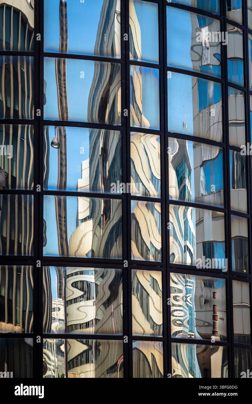 Reflection, Office blocks, Montparnasse, 15th Arrondissement, Parigi, Francia Foto Stock