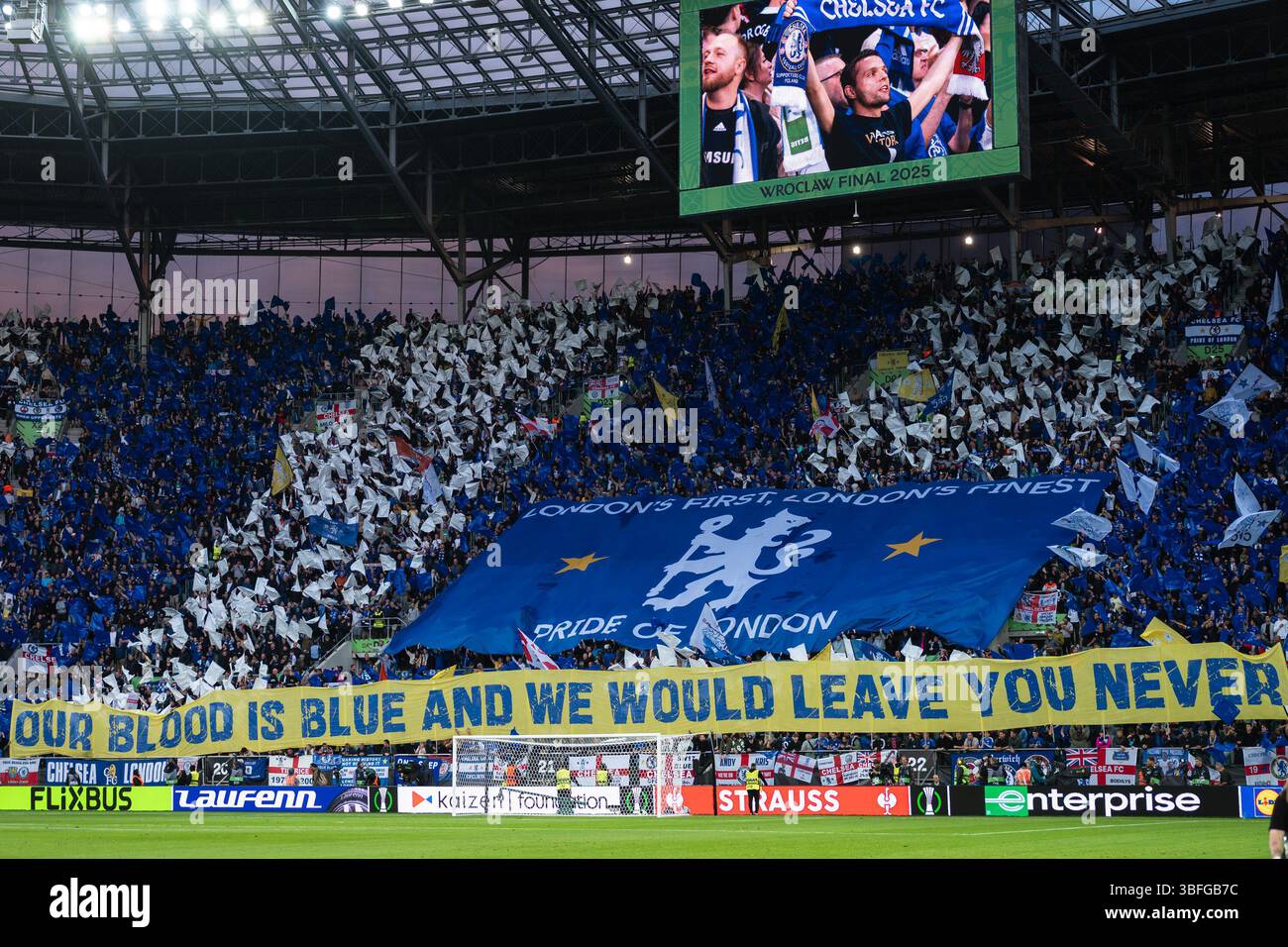WROCLAW, POLONIA - 28 MAGGIO 2025: Finale di UEFA Conference League Real Betis - Chelsea 1:4. Sostenitori di Betis. Foto Stock