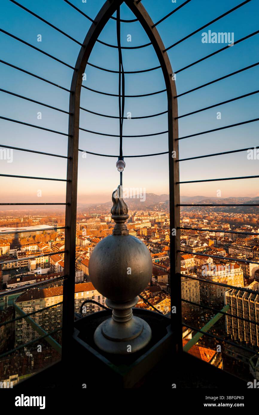 Veduta panoramica di Torino dalla cima della Mole Antonelliana. La Mole Terrace. Foto Stock