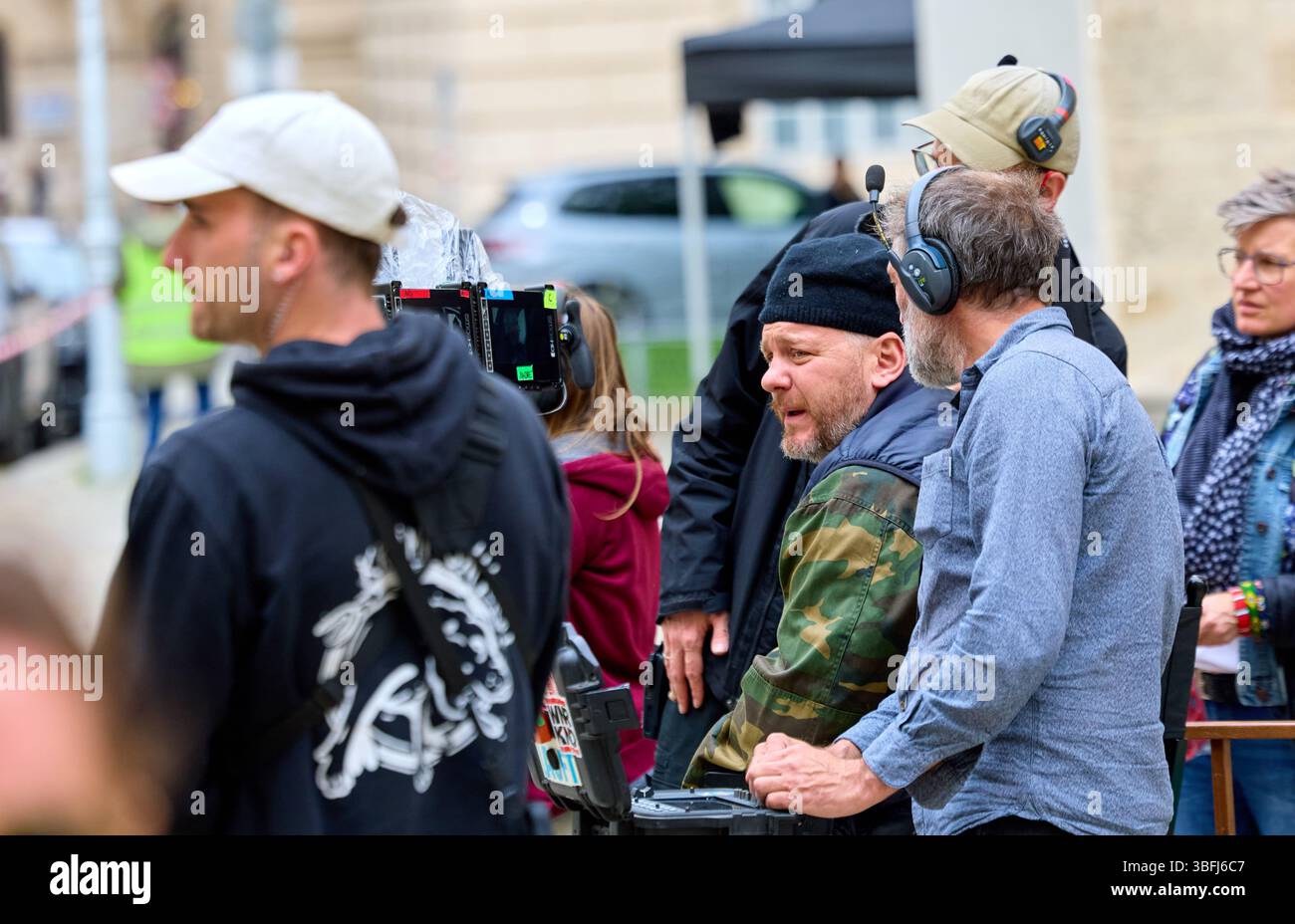 Vienna, Austria. 26 maggio 2025. Riprese della seconda stagione della serie Netflix "Crooks" presso la chiesa della Minoritenkirche di Vienna, Austria, il 26 maggio 2025. Marvin KREN - 20250526_PD19650 credito: APA-PictureDesk/Alamy Live News Foto Stock