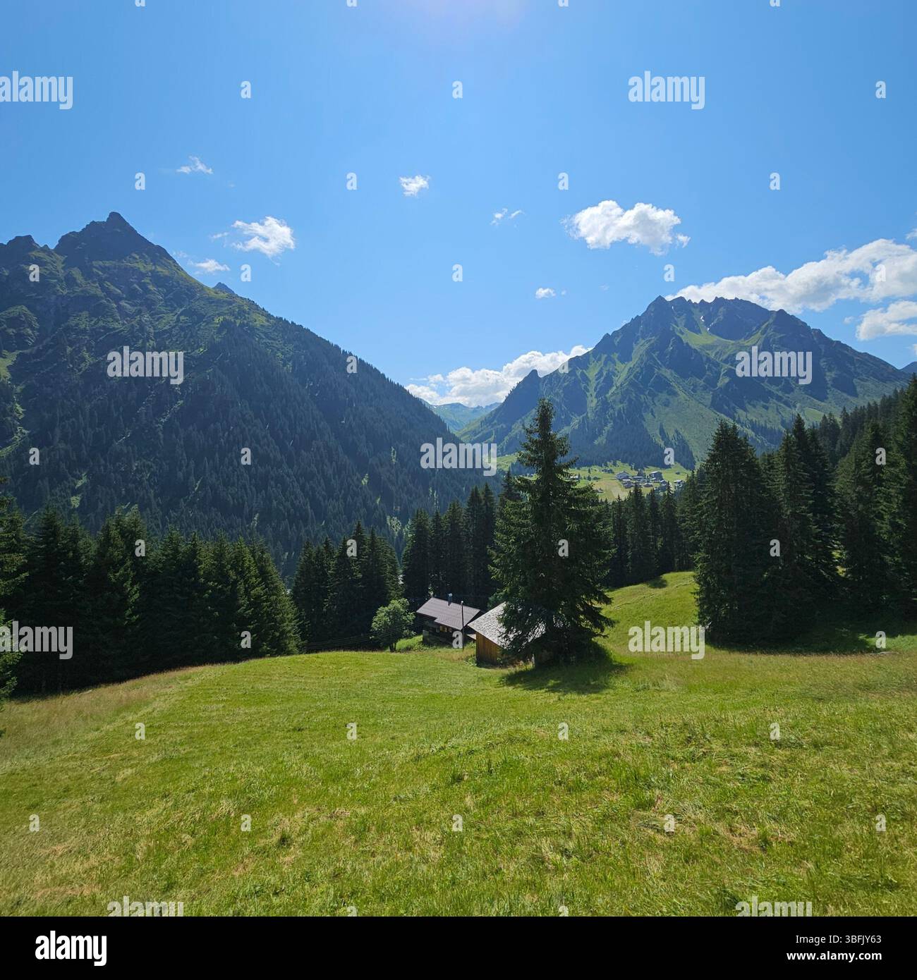 Alpi austriache paesaggio - Immagine stock catturata con smartphone