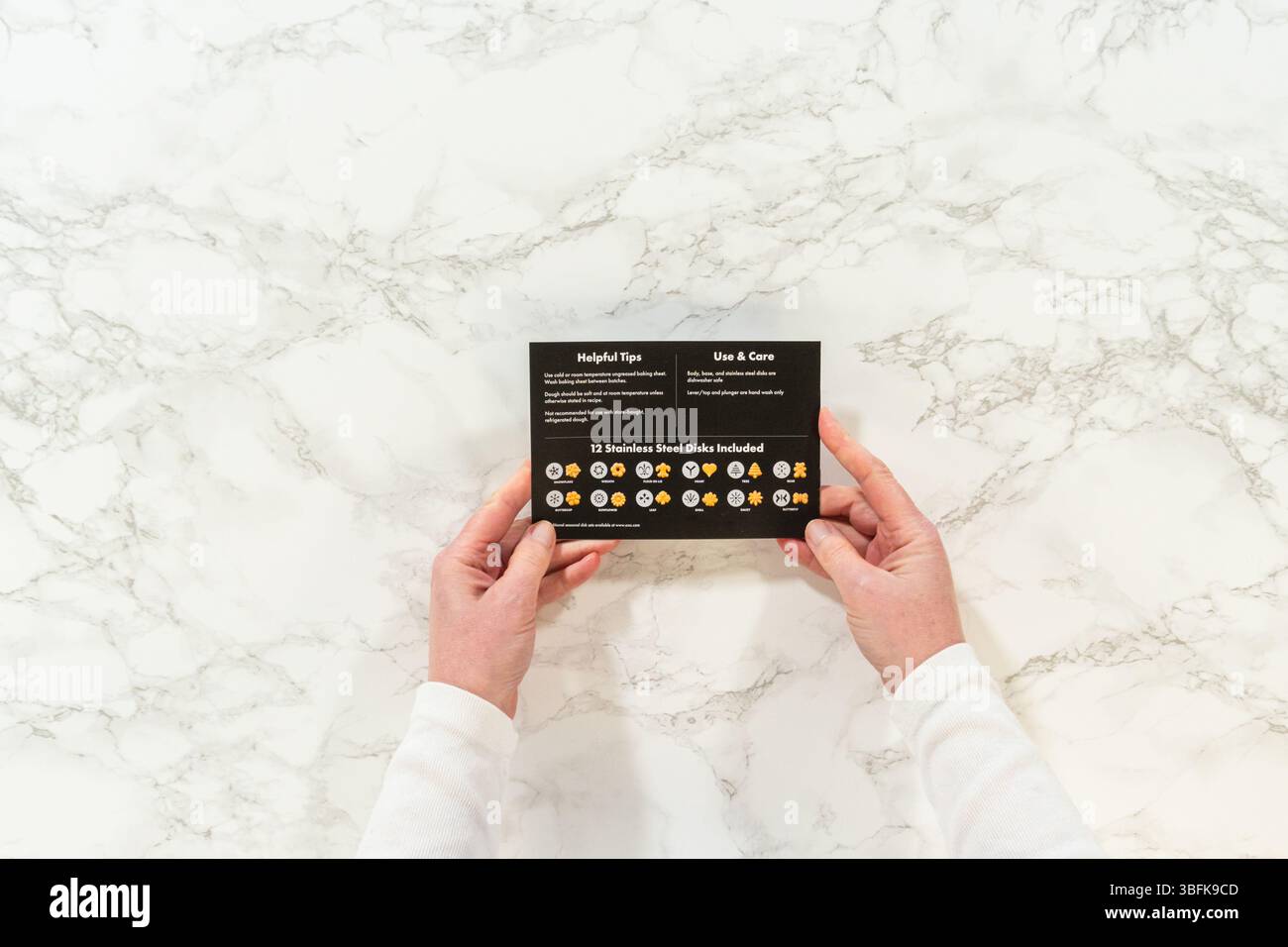 Scheda con consigli utili e istruzioni per la manutenzione degli utensili da cucina Foto Stock