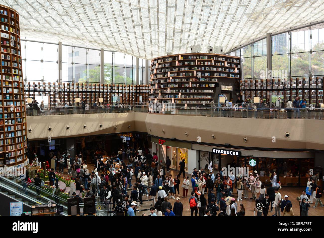 Biblioteca Starfield al centro commerciale Coex. Distretto di Gangnam. Seul. Corea del Sud Foto Stock