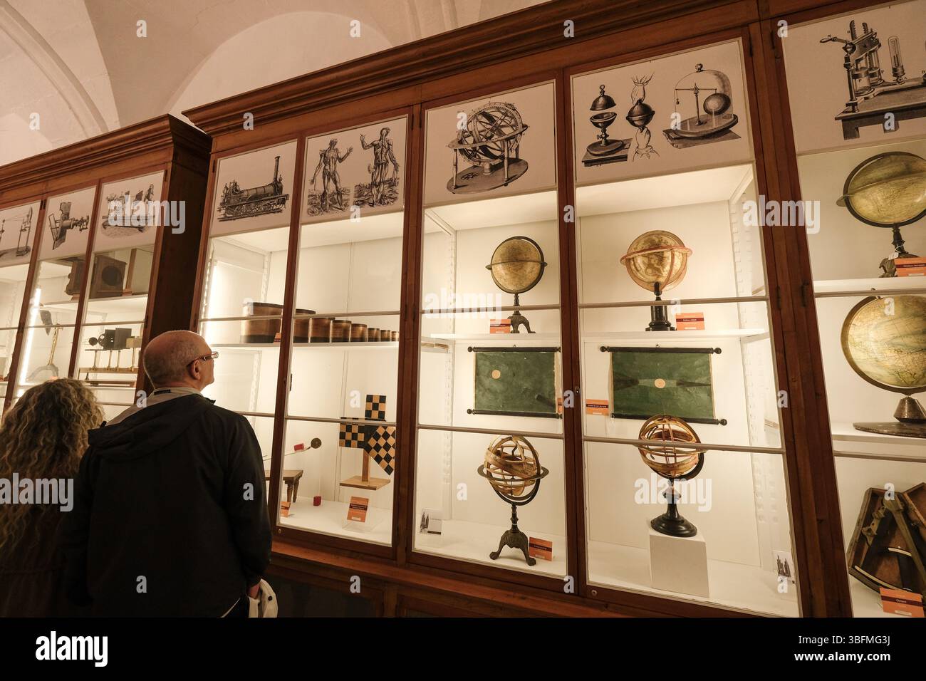 Mostre scientifiche al Museo Diocesano di Ciutadella, Minorca, Spagna Foto Stock