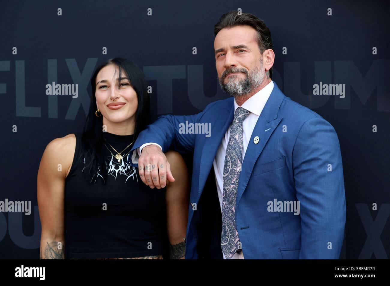 Rhea Ripley und cm Punk Beim fan-Event Netflix Tudum 2025: The Live ...
