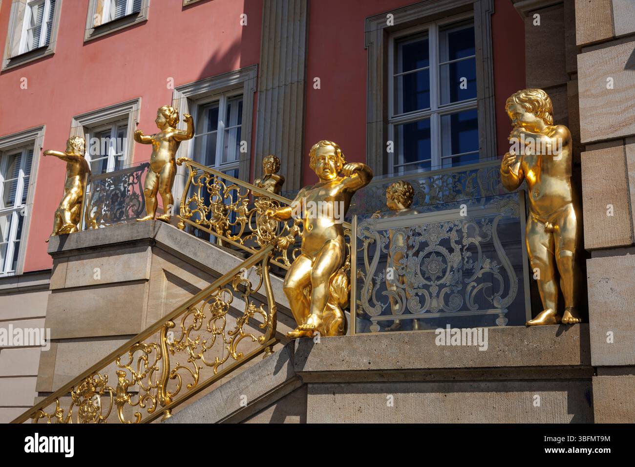 Putti sulla Fahnentreppe (scala a bandiera), nota anche come Engelstreppe (scala angeli) o Puttentreppe (scala putti), sul lato ovest della t Foto Stock