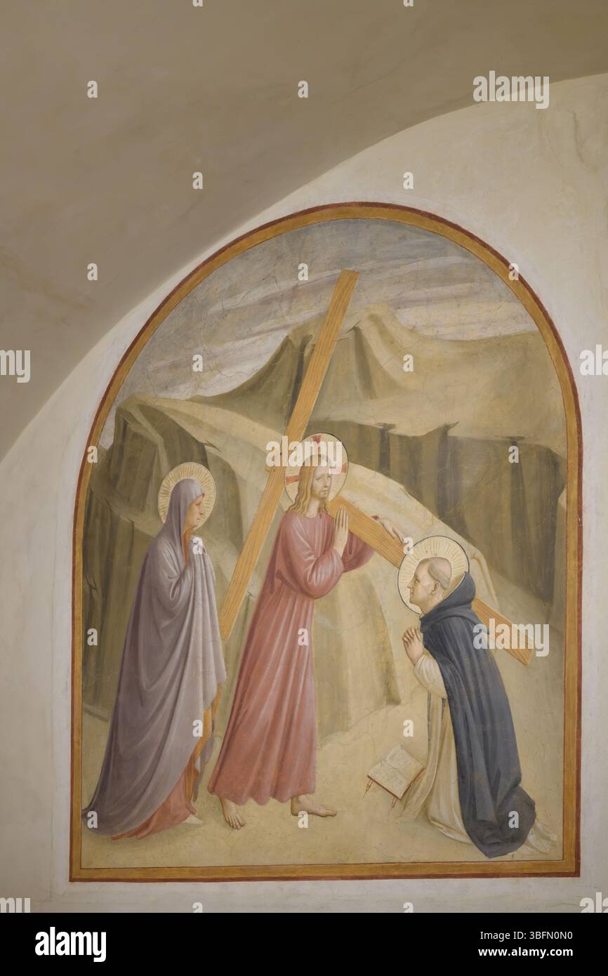 Affresco di fra Angelico in una cella di San Marco che mostra Cristo che porta la croce, con la Vergine Maria e San Domenico. Firenze, Italia. Foto Stock