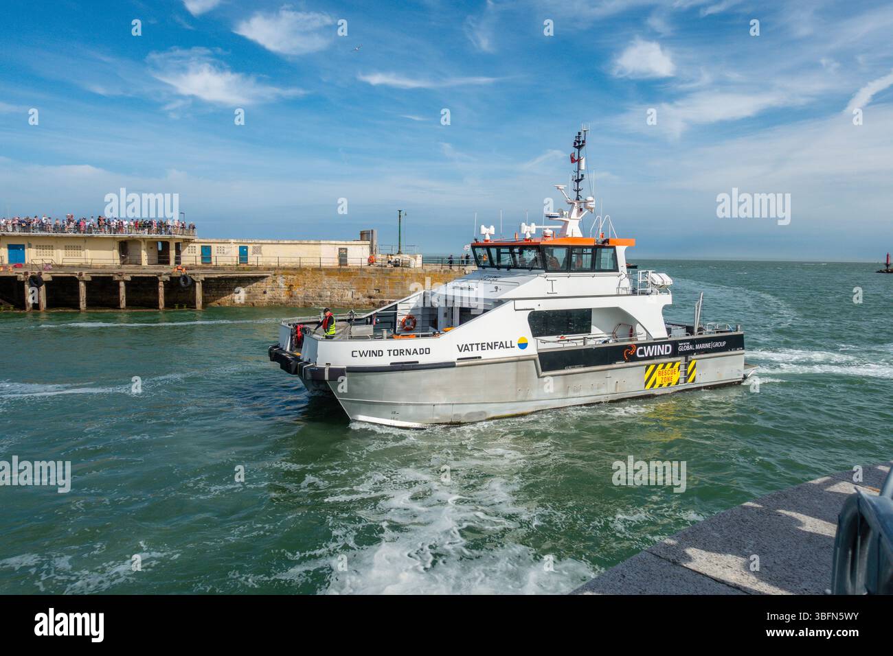 CWIND TORNADO,Offshore,Wind Farm,Service VesselVessel,GLOBAL MARINE GROUP,ingresso,Ramsgate,Harbour,Kent,Inghilterra Foto Stock