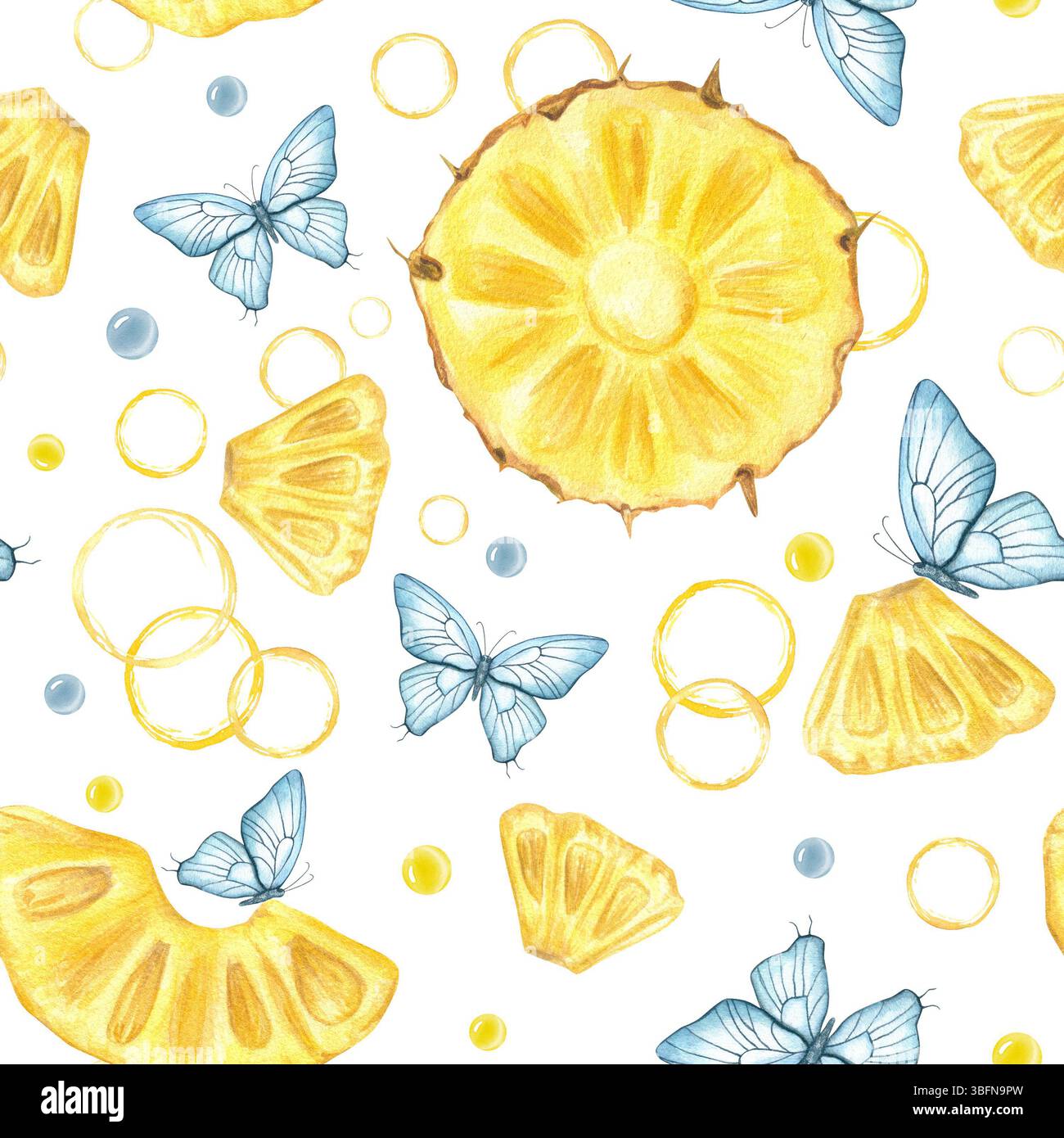 Fette di ananas, farfalle svolazzanti, cerchi di succo gialli astratti e goccioline gialle blu acquerello modello isolato senza cuciture Foto Stock