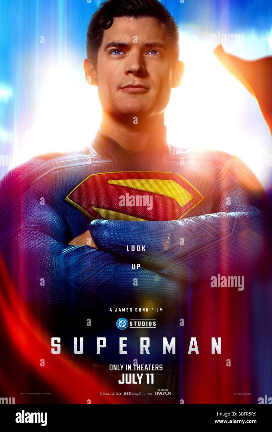 Superman (2025) diretto da James Gunn e interpretato da Nicholas Hoult, Isabela Merced e Frank Grillo. L'incarnazione della verità, della giustizia e del modo americano ritorna ai giorni nostri. SOLO PER L'USO EDITORIALE del poster STATUNITENSE. Crediti: BFA / Warner Bros Foto Stock