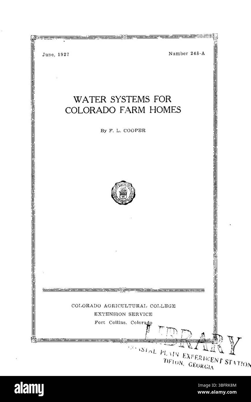 Questo documento, datato giugno 1927, discute l'implementazione di sistemi idrici per case agricole in Colorado, evidenziando soluzioni per un accesso affidabile all'acqua nelle fattorie rurali. Foto Stock Questo documento, datato giugno 1927, discute l'implementazione di sistemi idrici per case agricole in Colorado, evidenziando soluzioni per un accesso affidabile all'acqua nelle fattorie rurali. Foto Stock