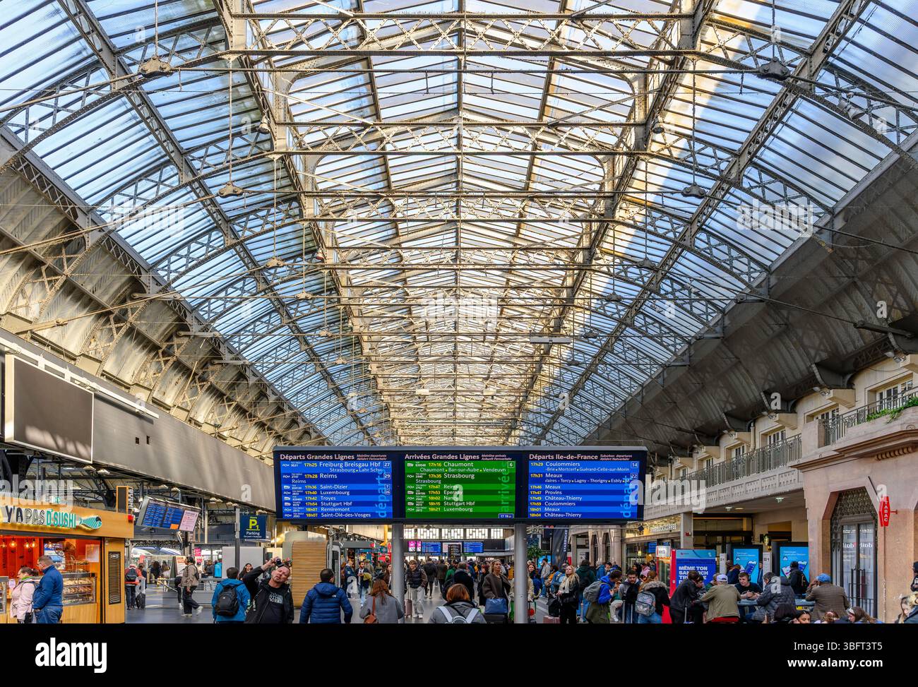 Stazione Gare de l'Est di Parigi. La stazione 1849 serve le stazioni ad est di Parigi, tra cui la Francia nord-orientale, il Lussemburgo, la Germania e la Svizzera. Foto Stock