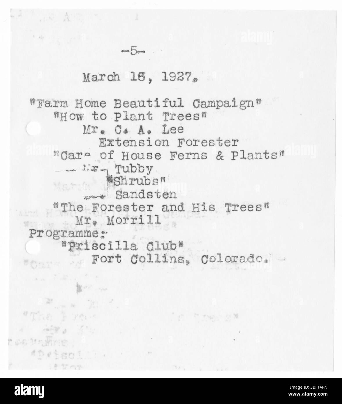 Questa sezione del rapporto annuale 1927 discute i servizi di estensione forniti da D.C. Bascom e Lola F. Schlessman nella contea di Larimer, sottolineando la sensibilizzazione agricola e l'educazione della comunità. Foto Stock