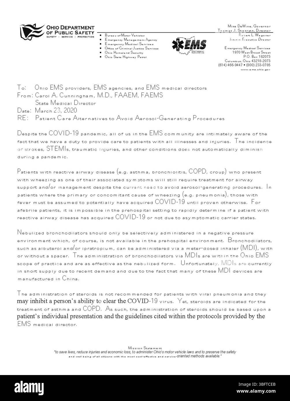 Il presente documento fornisce linee guida per i fornitori, le agenzie e i direttori medici di pronto intervento medico dell'Ohio in merito alle alternative di assistenza ai pazienti per ridurre al minimo l'uso di procedure che generano aerosol durante la pandemia di COVID-19, datata 23 marzo 2020. Foto Stock