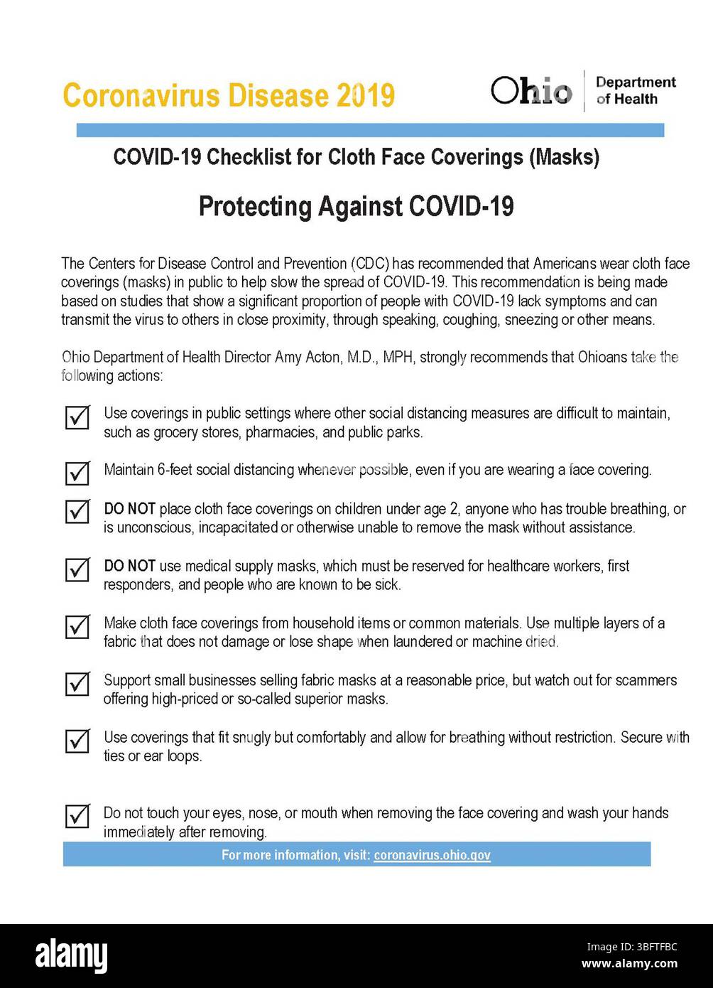 Una lista di controllo del 2020 che fornisce indicazioni sull'uso, la cura e l'usura corretti dei rivestimenti facciali in tessuto per contribuire a prevenire la trasmissione della COVID-19. Foto Stock