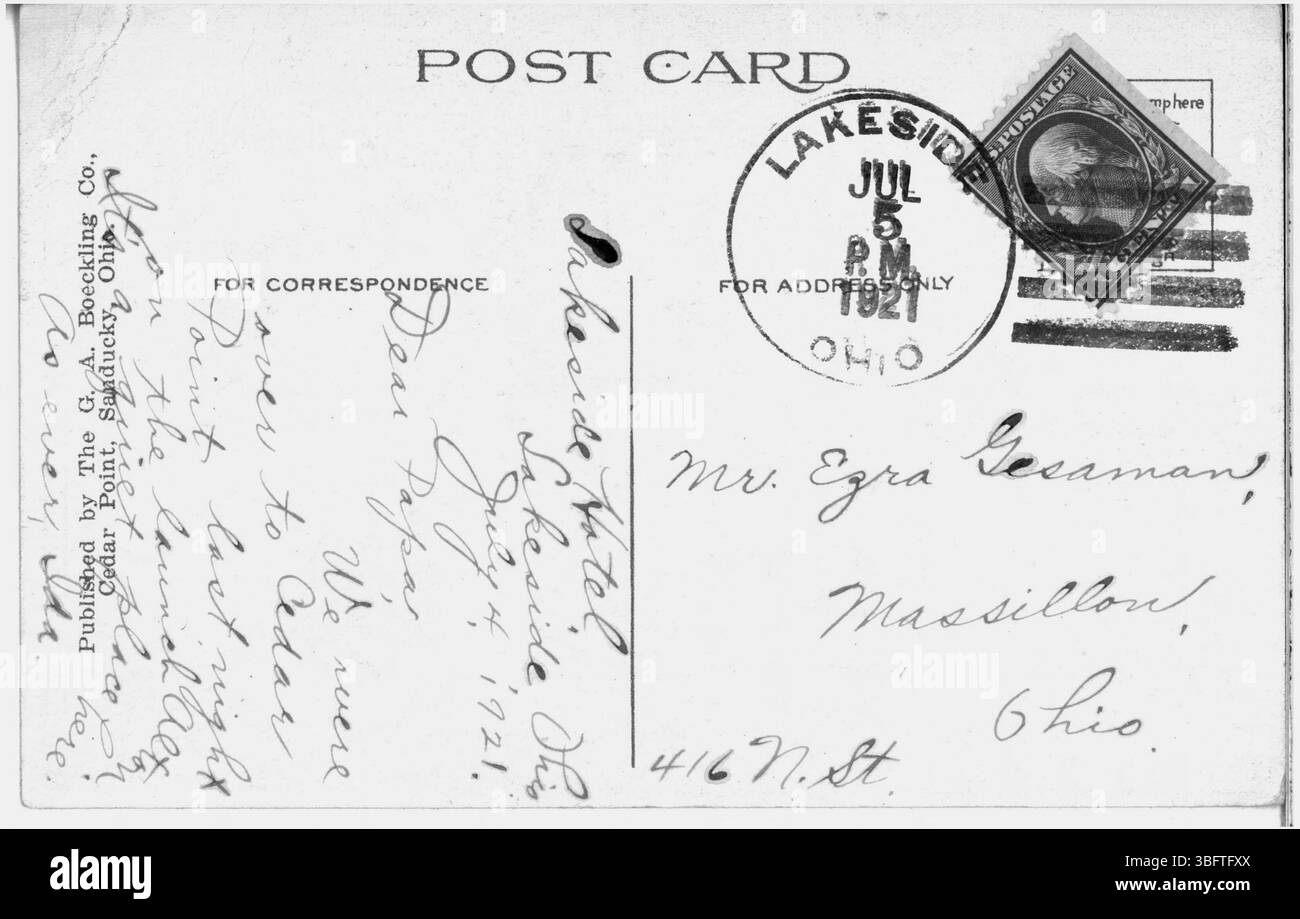 Questa veduta aerea dal 1921 mostra Cedar Point sul lago Erie, mettendo in evidenza il parco divertimenti, le spiagge, gli hotel e il lago circostante. Fornisce un'istantanea storica della popolare destinazione turistica durante questo periodo. Foto Stock