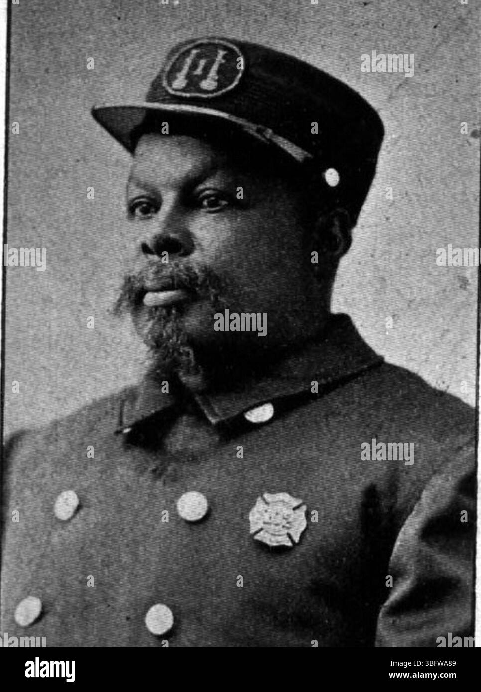 Pleasant Higgenbotham (1848-1928) fu tra i primi vigili del fuoco afroamericani a Columbus. Divenne capitano nel 1892 presso la segregata Oak Street Engine House e visse al 490 di E. Gay Street fino al 1928. Sua moglie era Mary Carter. Foto Stock