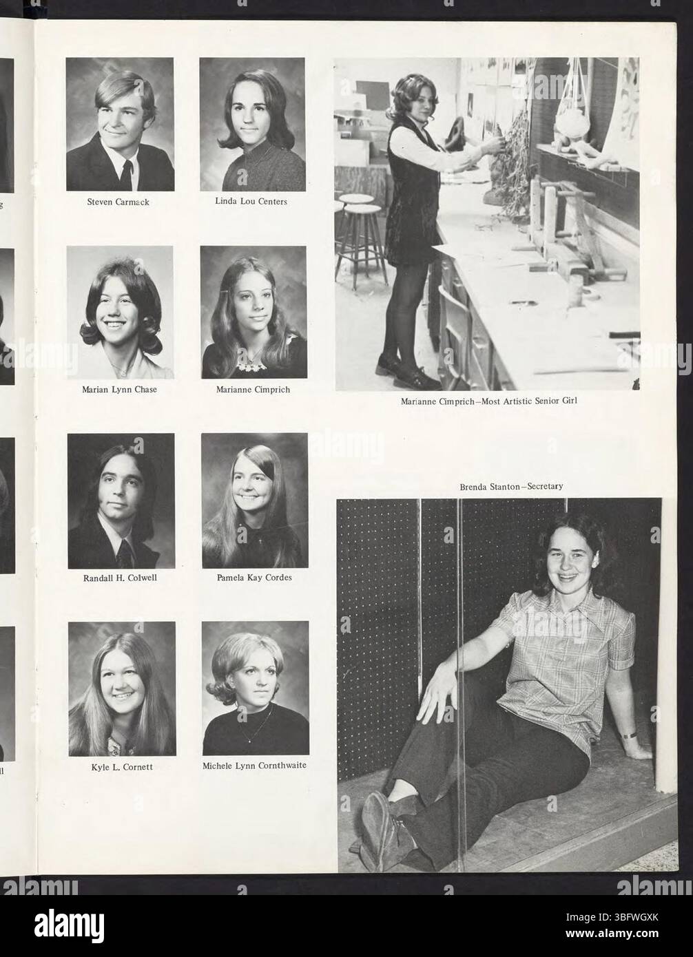 Pagina 91 dell'annuario 1973 *The Image* della Edgewood High School presenta un mix di fotografie candide degli studenti, ricordi di classe e un riflesso della vibrante atmosfera della scuola. Foto Stock