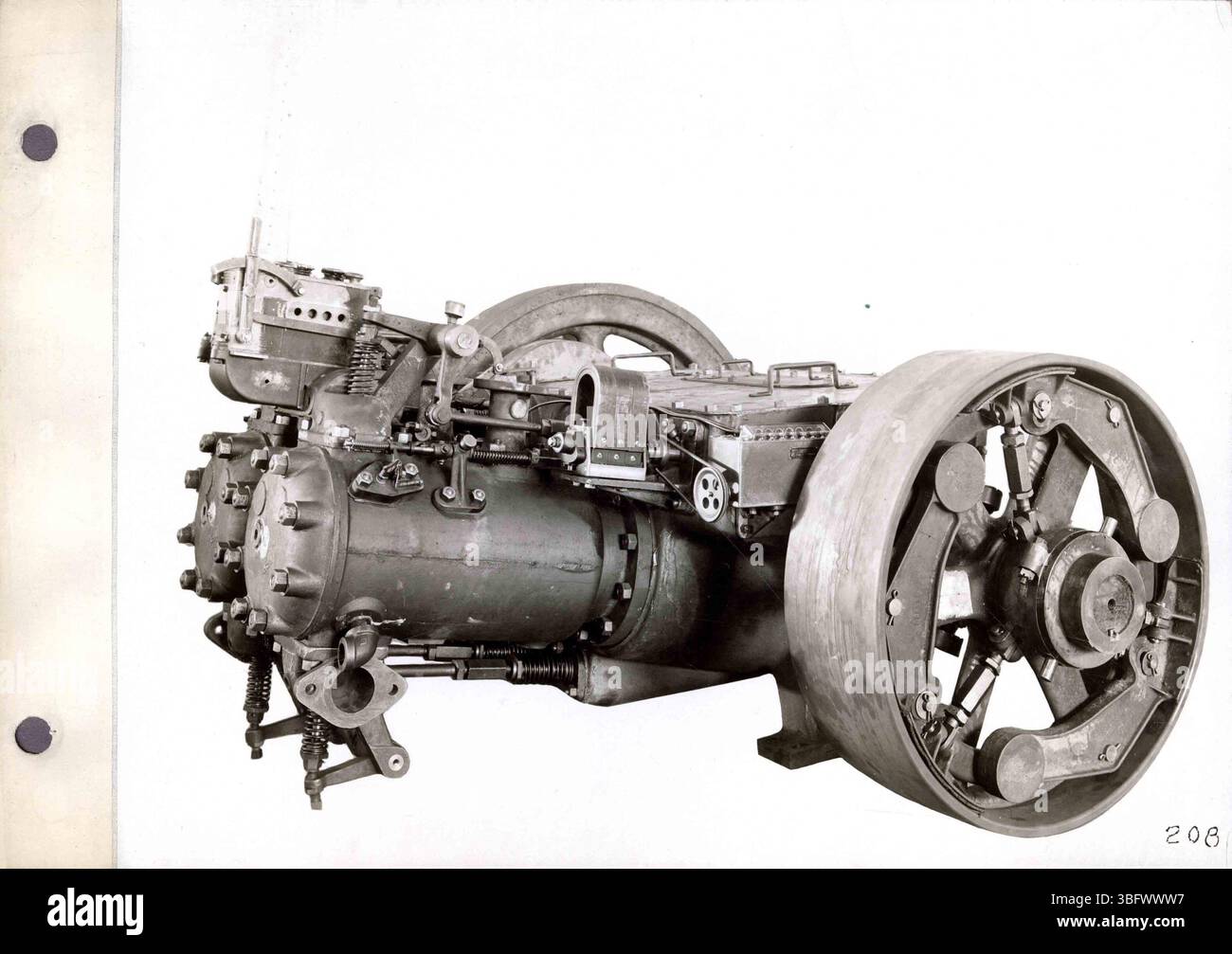 A pagina 23 sono riportate le immagini dei trattori Rumely Oil pull e dei componenti dello stabilimento di la porte, Indiana, con le relative descrizioni. Foto Stock