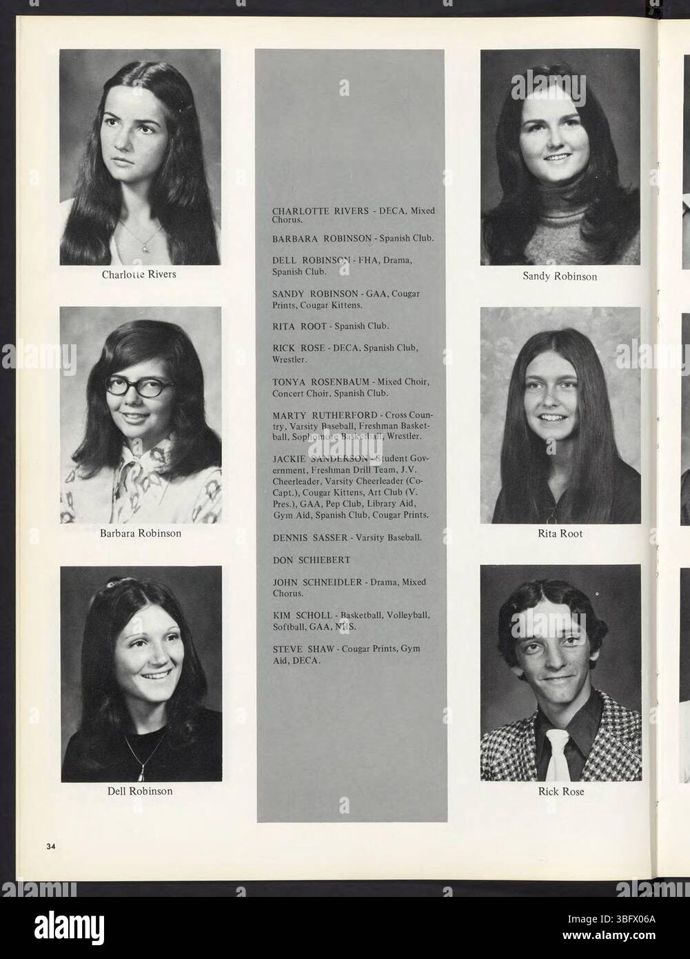 L'annuario della Edgewood High School del 1974 presenta un'altra pagina di ritratti degli studenti e foto di gruppo, che riflettono la comunità e le attività della scuola. Le immagini raffigurano studenti in vari ambienti, tra cui aule, club e incontri sociali, mettendo in evidenza lo spirito e la cultura della scuola durante la metà degli anni '1970 Foto Stock