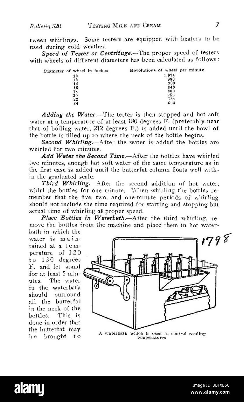 In questa sezione vengono descritte le pratiche essenziali per il test e la manipolazione del latte e della panna, incentrate sulle tecniche per garantire la sicurezza del latte, la qualità della panna e i prodotti lattiero-caseari privi di contaminazione durante il processo di manipolazione. Foto Stock