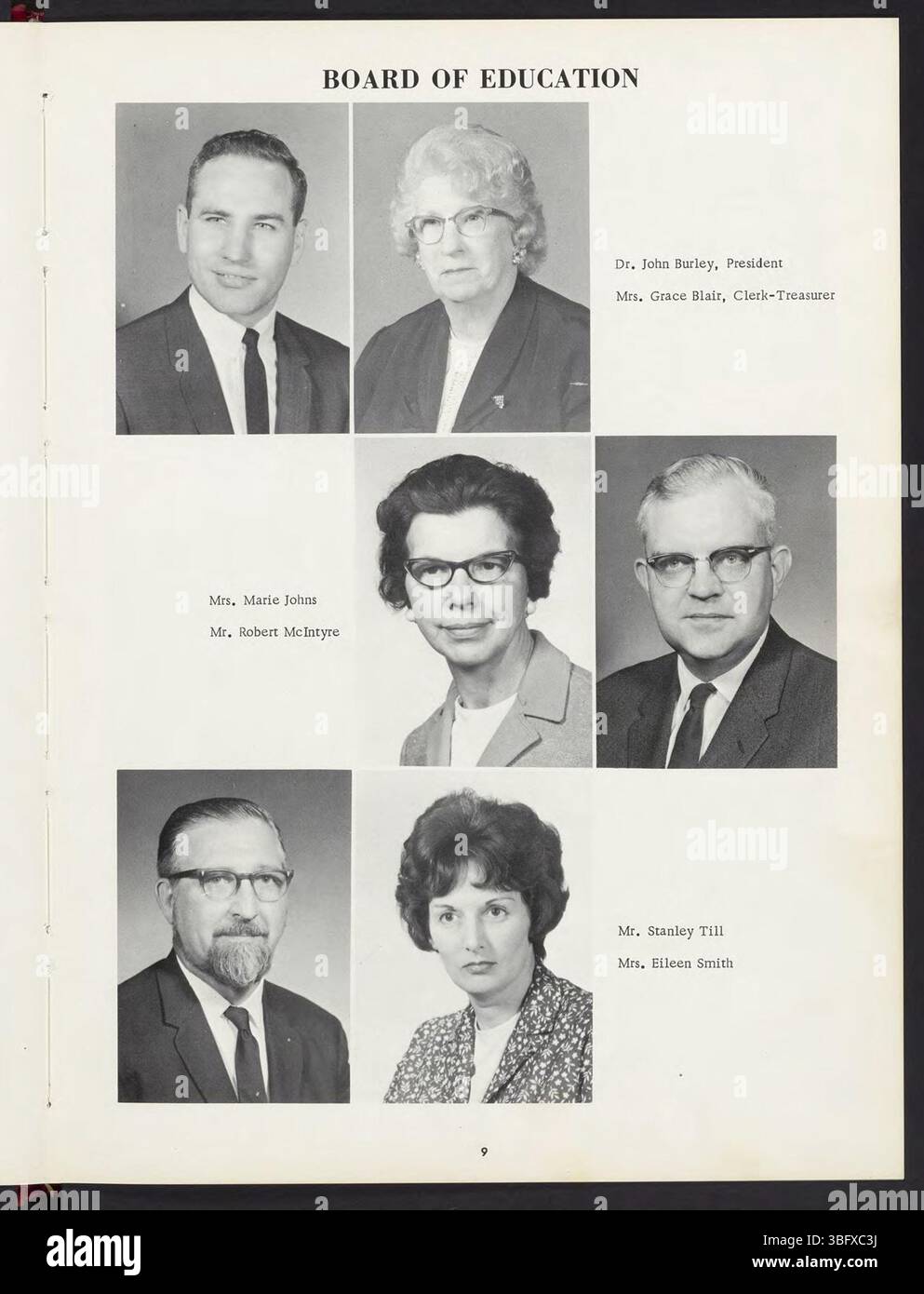 Pagina 13 dell'annuario 1967 della Trenton High School mostra le foto delle classi, evidenziando gli studenti della classe 1967 in ritratti di gruppo formali. Foto Stock