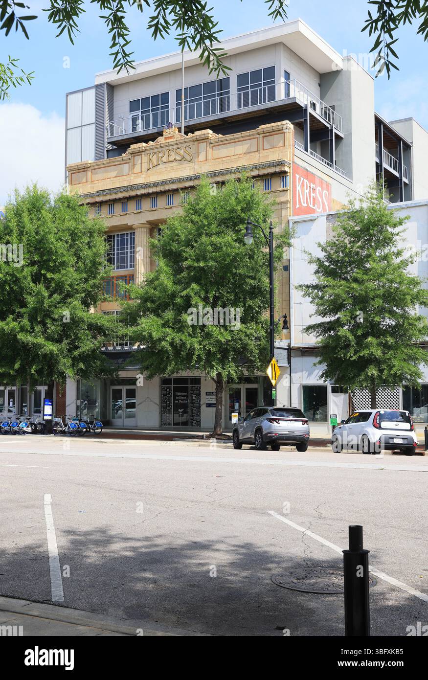 Kress on Dexter, un tempo grande magazzino aperto nel 1898, ora spazio per la comunità, con spazi di co-working e un bar, a Montgomery, Alabama, Foto Stock