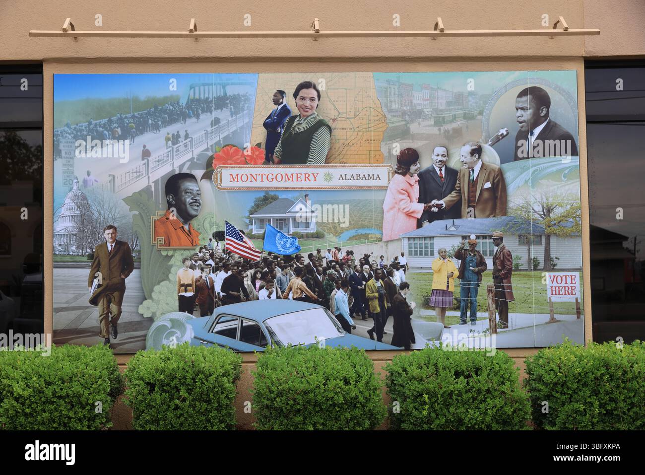 Murale a Montgomery, Alabama, che mostra i momenti chiave della storia con Rosa Parks e Martin Luther King, USA. Foto Stock