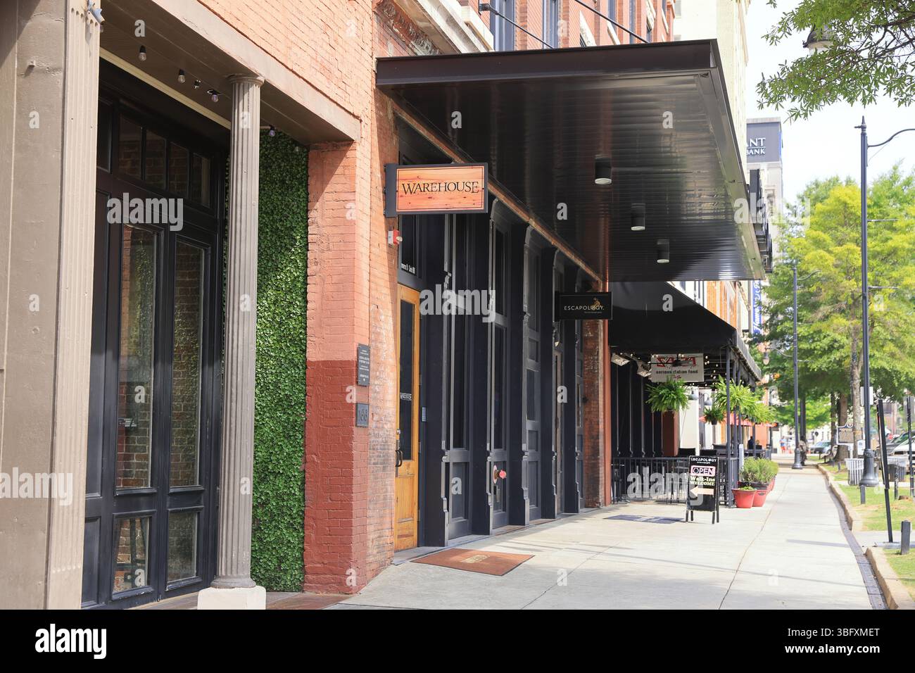 Il vicolo storico di Montgomery. Alabama, un vivace quartiere dei divertimenti con una vivace vita notturna, bar e ristoranti, per la gente del posto e i turisti, USA Foto Stock