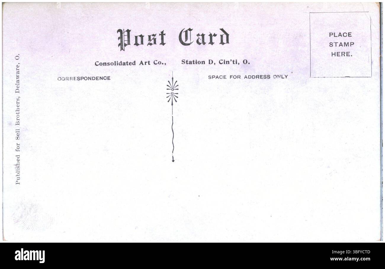 Questa cartolina in bianco e nero presenta il grande organo a canne della Ohio Wesleyan University a Delaware, Ohio, che mostra le dimensioni e il design dello strumento nella cappella dell'università. Foto Stock