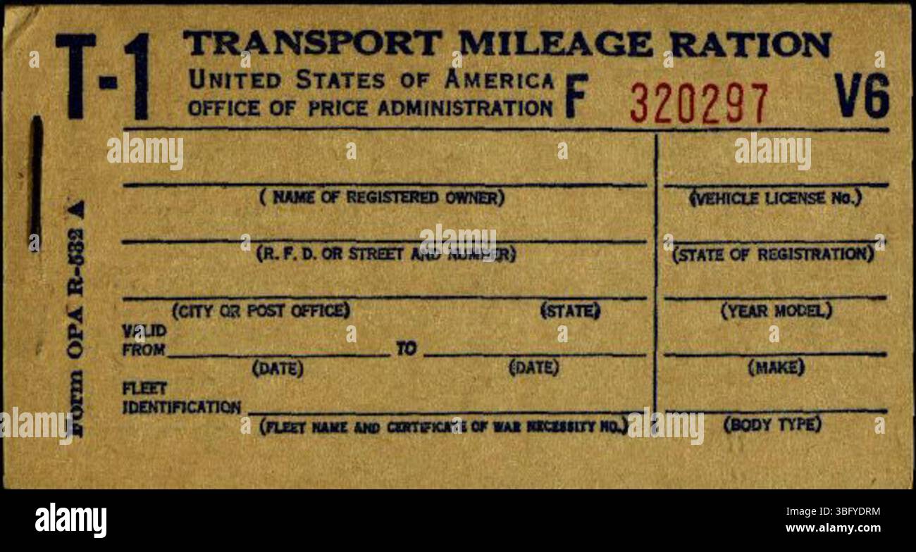Questa raccolta di cimeli della seconda guerra mondiale del 1942-1947 mette in evidenza il ruolo dell'OPA nella gestione di beni e servizi civili. Comprende elementi del programma di razionamento volti a ridurre l'inflazione e garantire un'equa distribuzione dei beni essenziali durante lo sforzo bellico. Foto Stock