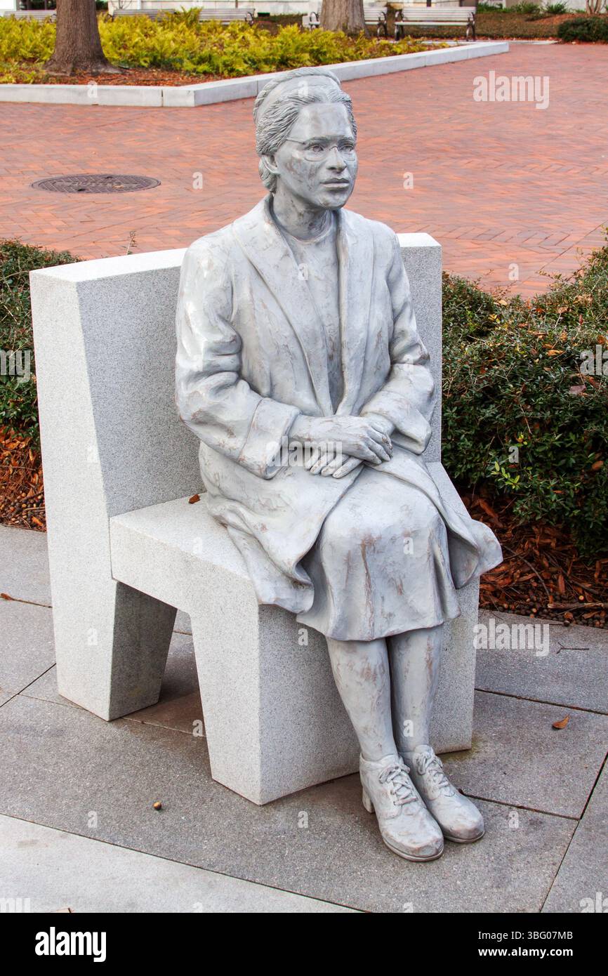 Rosa Parks di mezza eta' e anziana si fronteggiano ad Atlanta, Geaorgia Foto Stock