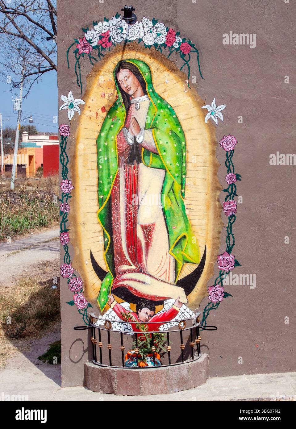 Murale di nostra Signora di Guadalupe su un muro a San Miguel de Allende, GTO, Messico Foto Stock