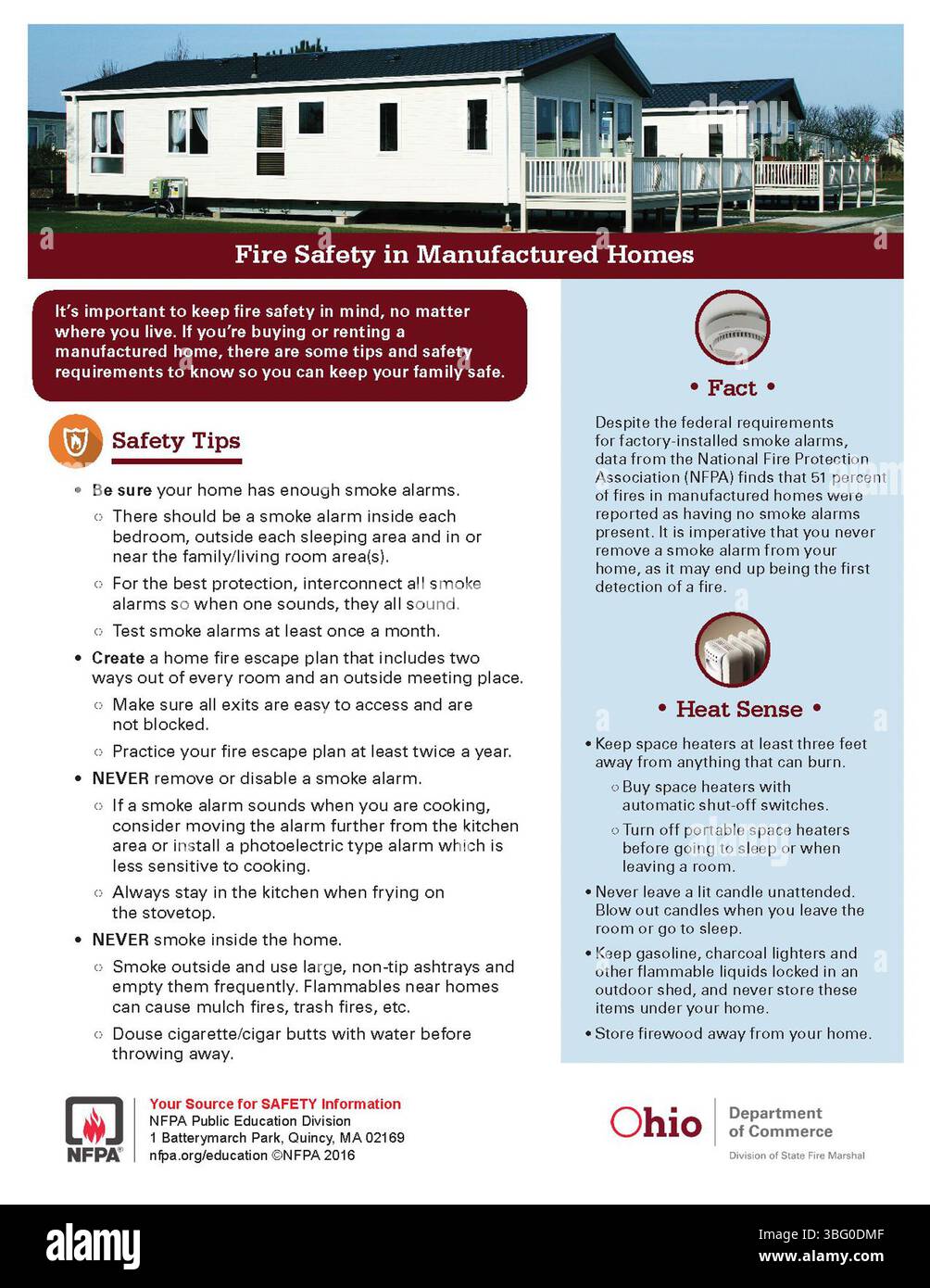 Questo documento descrive i protocolli di sicurezza antincendio per le abitazioni prodotte, con indicazioni per garantire che gli standard di sicurezza siano rispettati in questi tipi di abitazioni. Fornisce consigli cruciali sulla prevenzione degli incendi specifici per le strutture abitative prodotte per migliorare la sicurezza e ridurre al minimo i rischi. Foto Stock