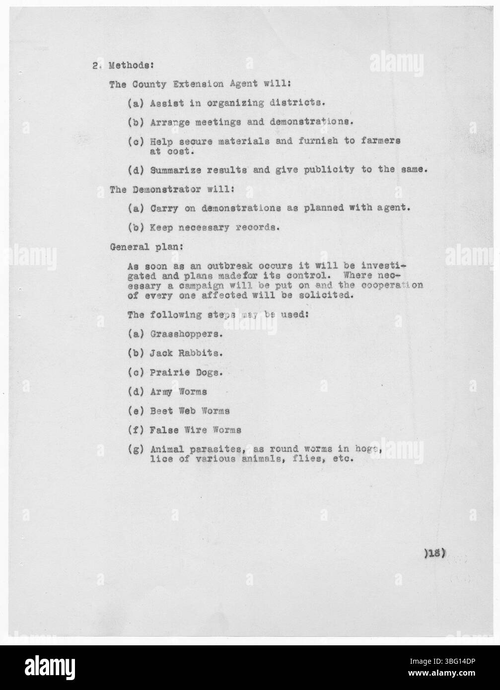 Questa pagina si concentra sulle attività del Logan County Extension Service nel 1927, con particolare attenzione alla sensibilizzazione educativa, ai programmi di sostegno alle aziende agricole e alla promozione delle moderne tecniche agricole. James E. Morrison e gli assistenti Velma Borschell e Mildred Benton guidarono questi sforzi. Foto Stock