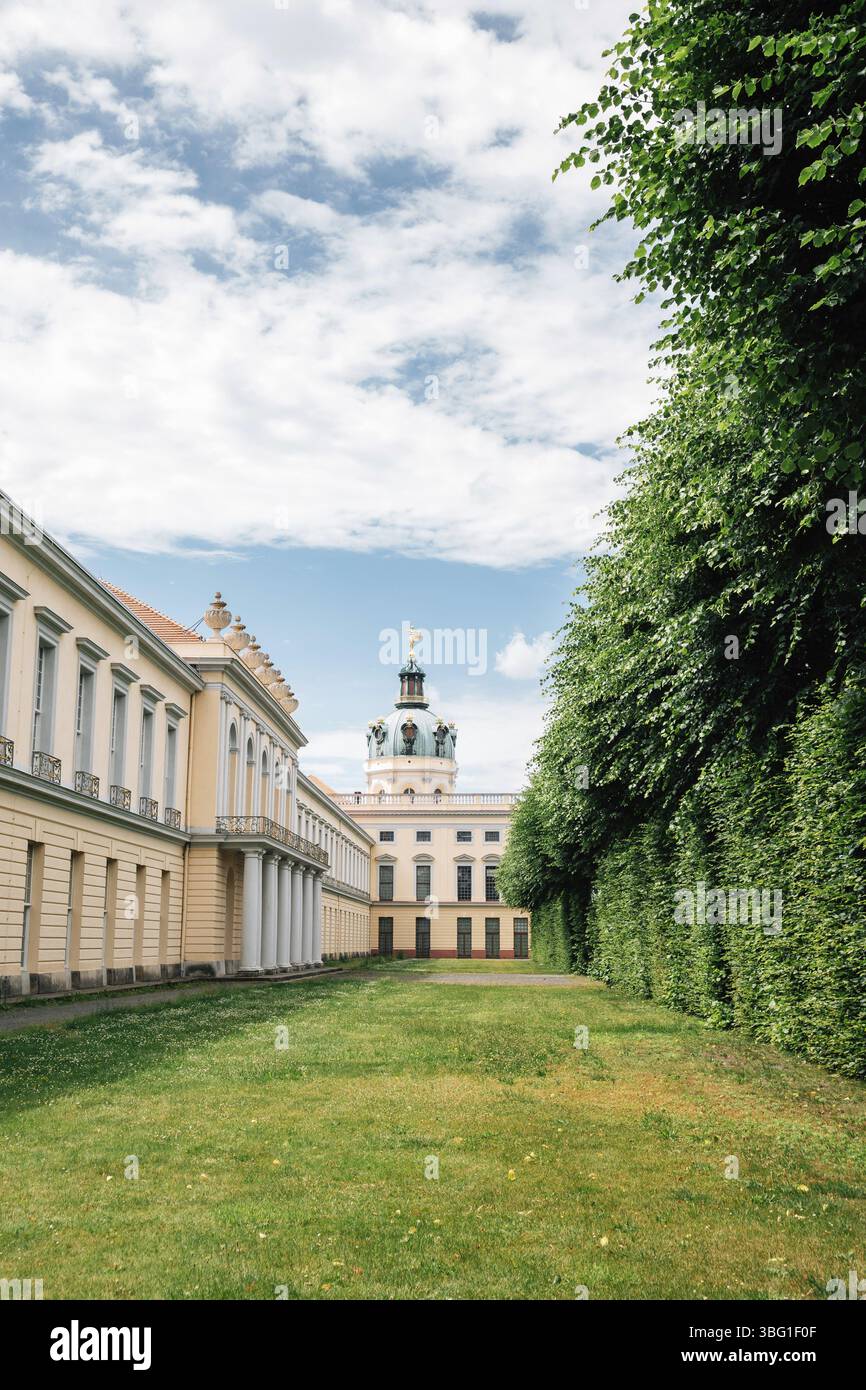 Castello e giardino di Charlottenburg a Berlino, Germania, Europa Foto Stock