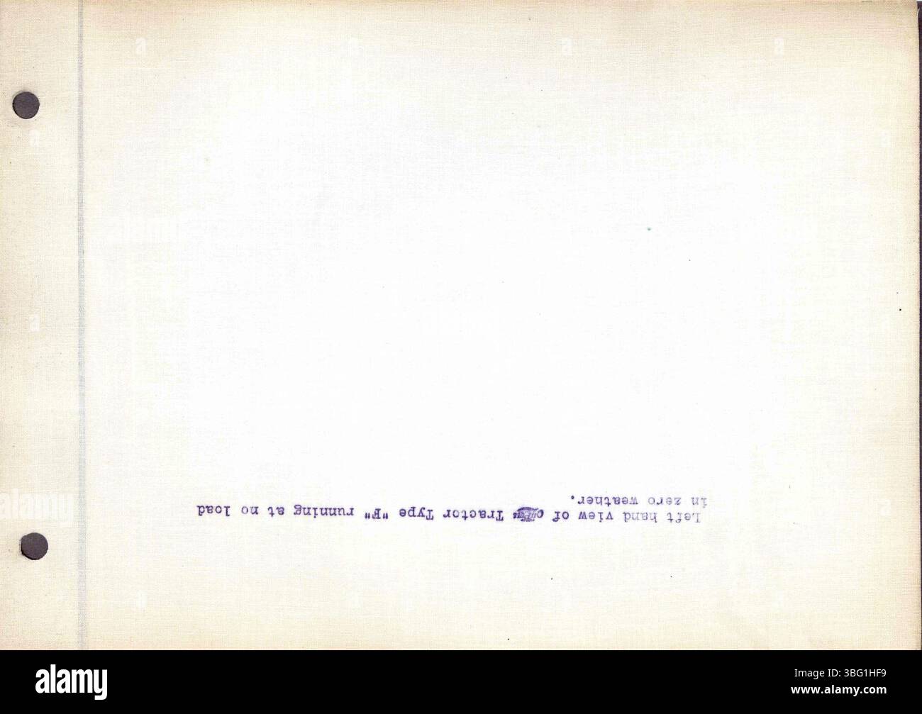 Questa serie di fotografie in bianco e nero presenta i trattori a olio di Rumely e la fabbrica la porte, Indiana. Ogni fotografia include una descrizione digitata che fornisce informazioni sul ruolo dell'azienda nella produzione agricola. Foto Stock