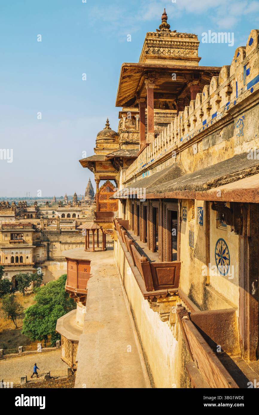 Orchha Fort Jahangir Mahal, antiche rovine in India Foto Stock