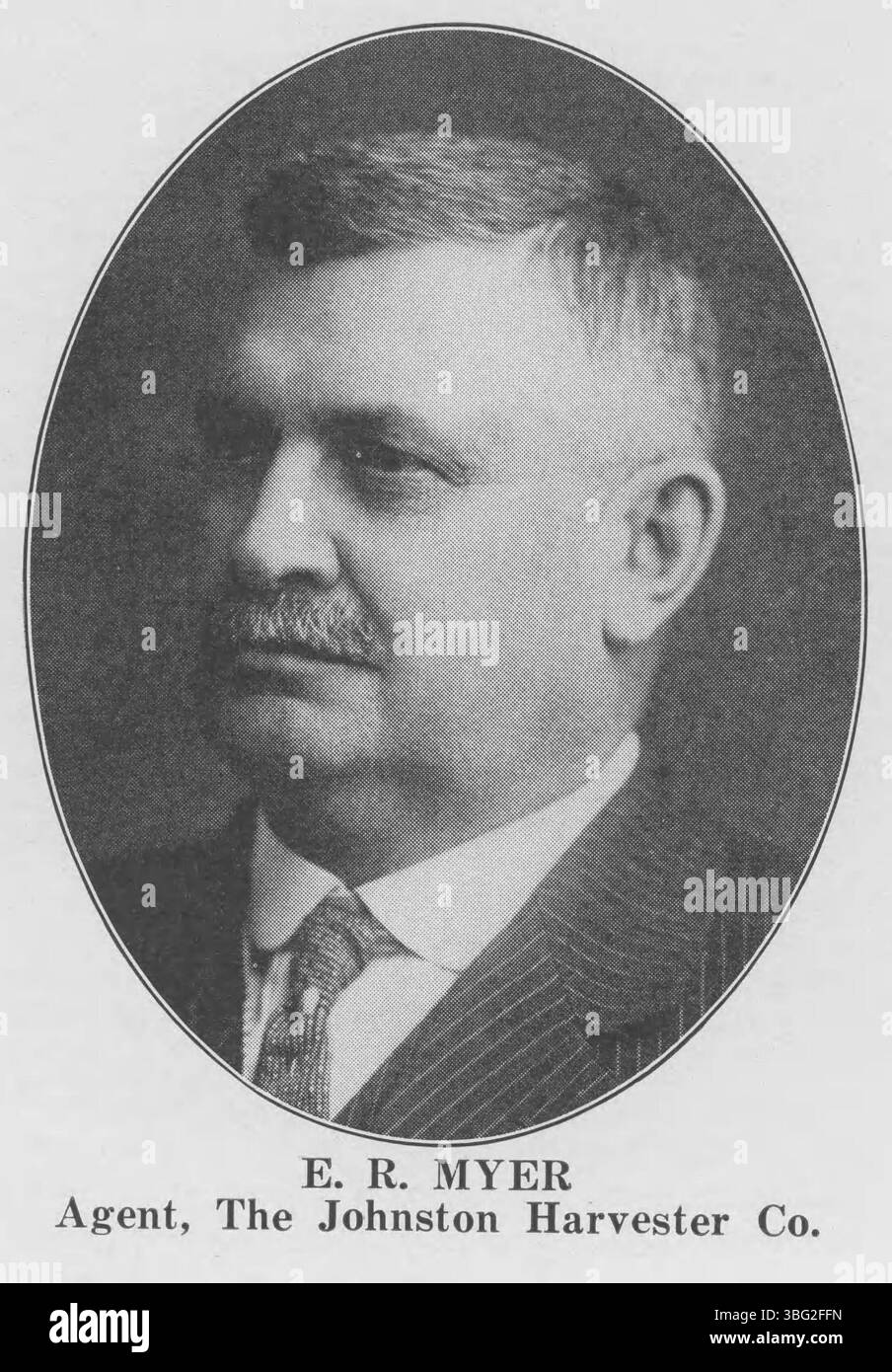 E. R. Myer, raffigurato nel 1915, era proprietario di un negozio di ferramenta, operaio di servizi postali ferroviari, e in seguito divenne manager alla Johnston Harvester Company di Columbus dopo aver lavorato in Kansas. Foto Stock