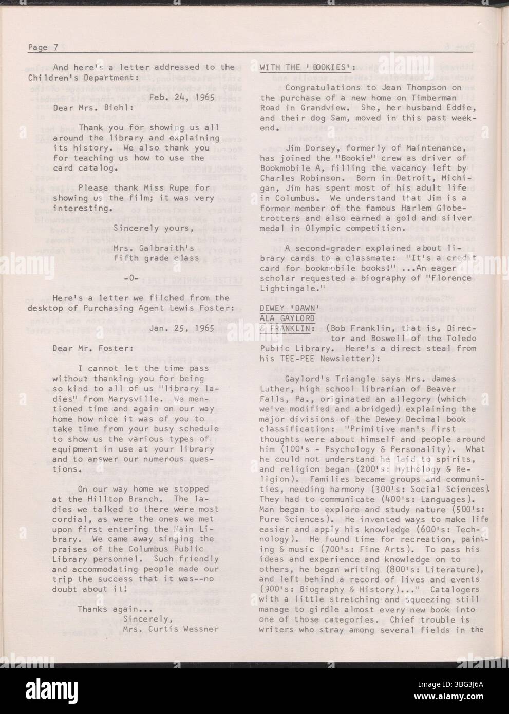 Questa pagina di *Bookery Briefs* del 16 marzo 1965 include ulteriori aggiornamenti dalla Columbus Metropolitan Library, con particolare attenzione ai programmi interni, al coinvolgimento dei dipendenti e ai servizi di biblioteca offerti durante quel periodo. Foto Stock