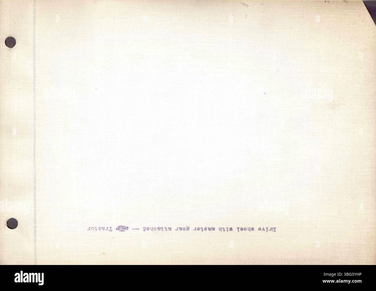 Questo set di foto in bianco e nero mostra vari modelli di trattori a olio Rumely e scene di fabbrica a la porte, Indiana. Le note digitate forniscono un contesto aggiuntivo per ogni immagine. Foto Stock