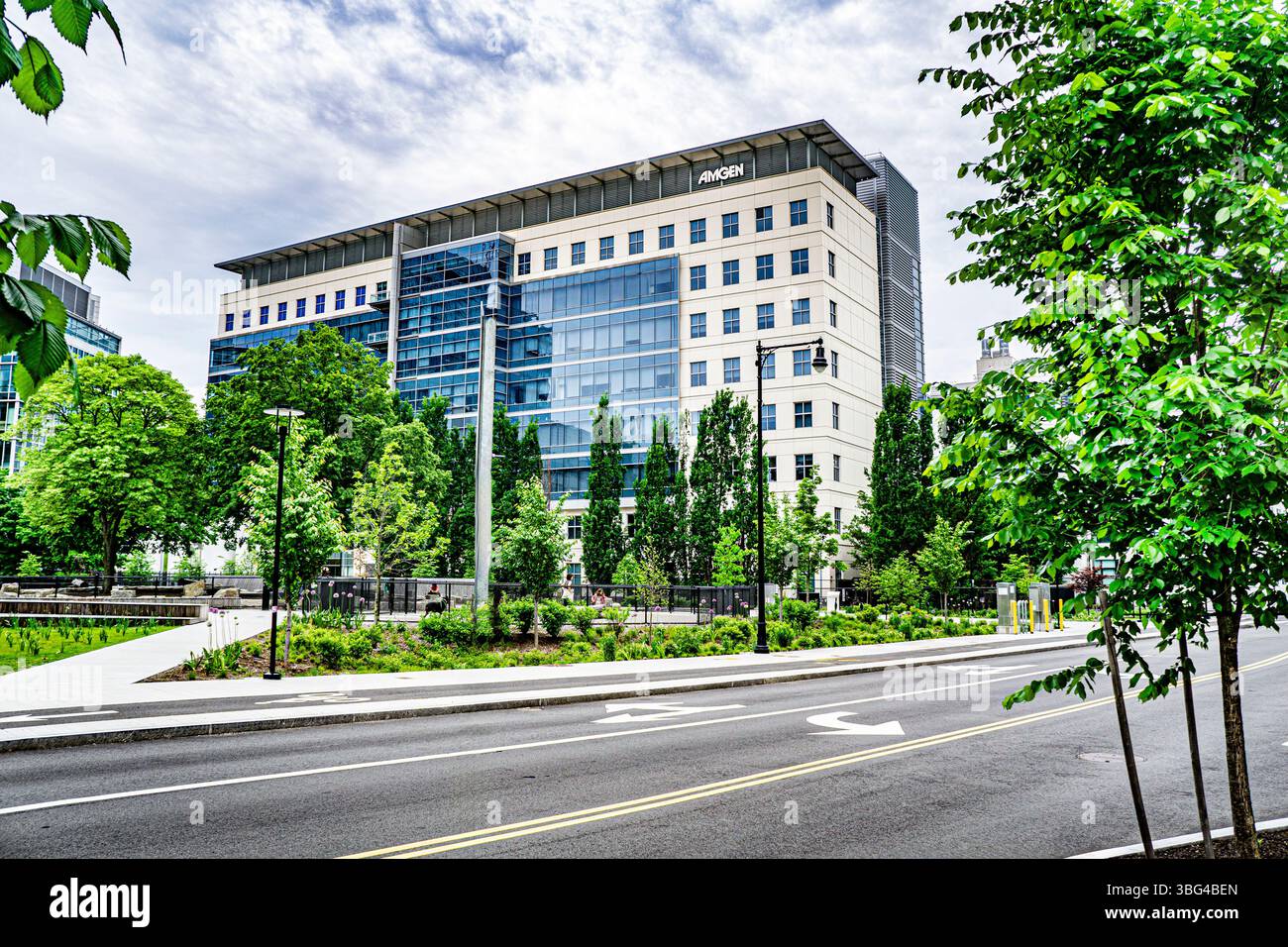 Edificio Amgen, vista esterna, Cambridge, Massachusetts, Stati Uniti Foto Stock