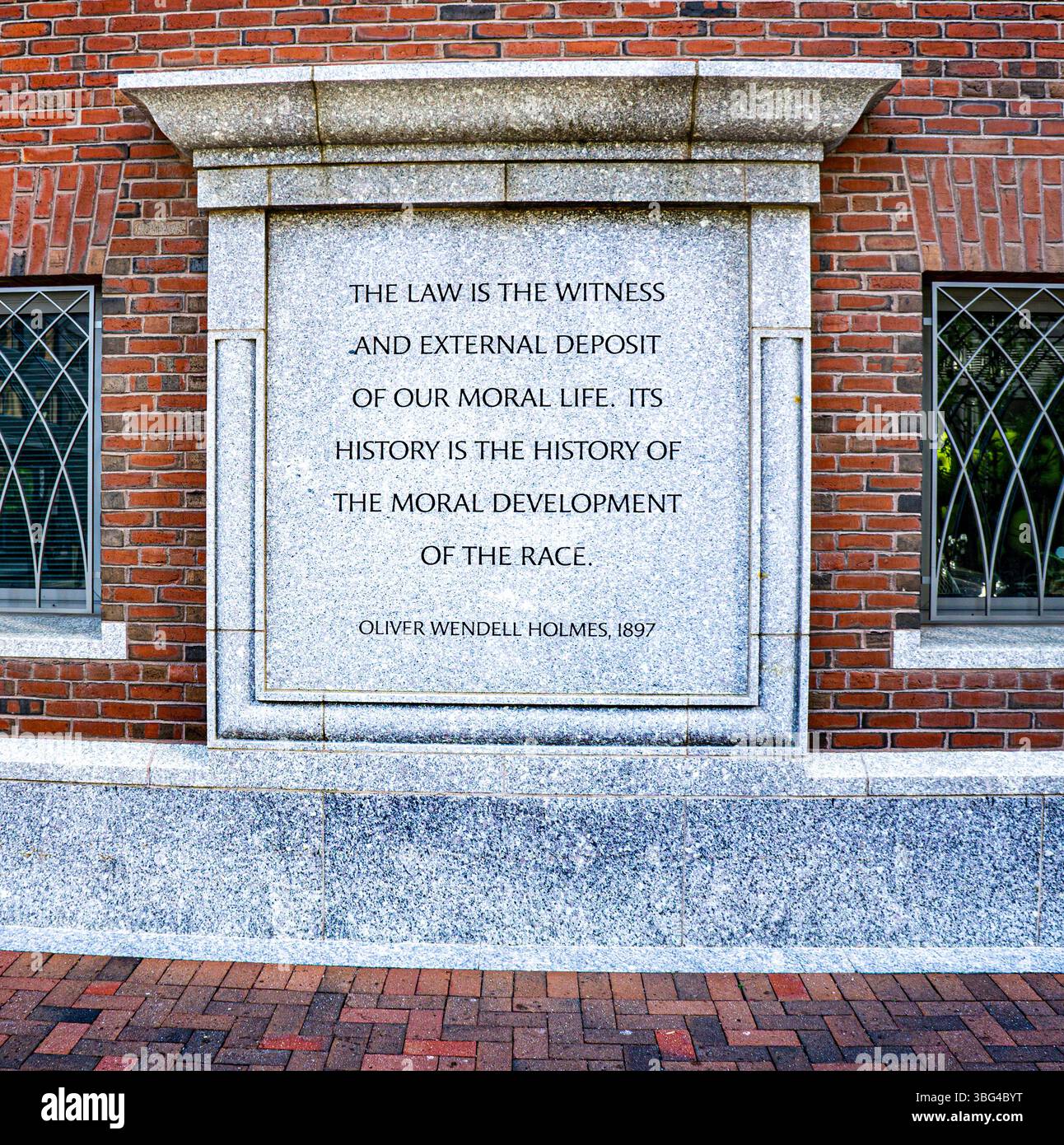 Il giudice associato della Corte Suprema degli Stati Uniti Oliver Wendel Holmes citava l'esterno di John Joseph Moakley, tribunale degli Stati Uniti, Boston, Massach Foto Stock Il giudice associato della Corte Suprema degli Stati Uniti Oliver Wendel Holmes citava l'esterno di John Joseph Moakley, tribunale degli Stati Uniti, Boston, Massach Foto Stock
