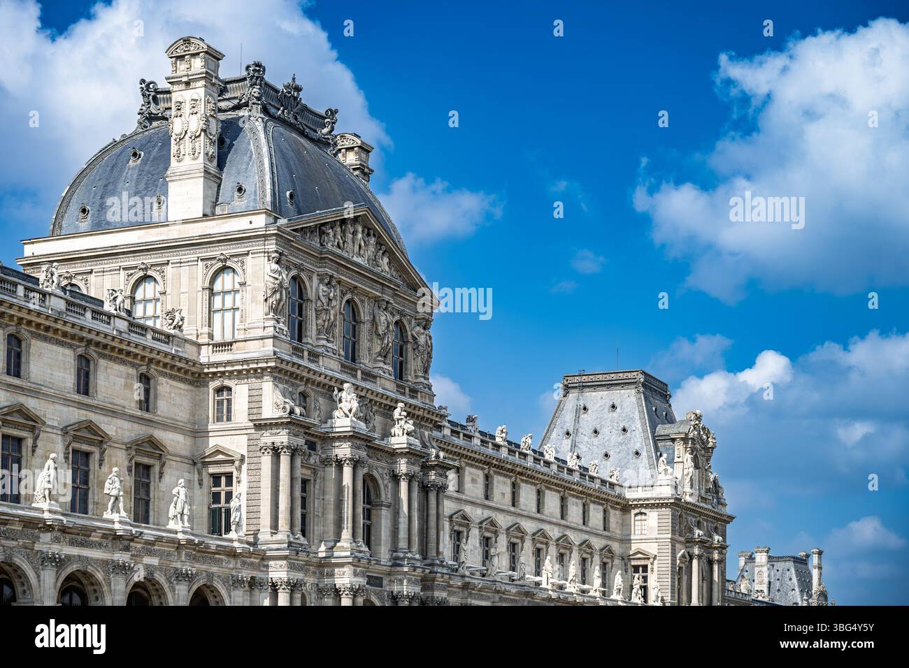 Museo del Louvre dettaglio architettonico dall'esterno Foto Stock