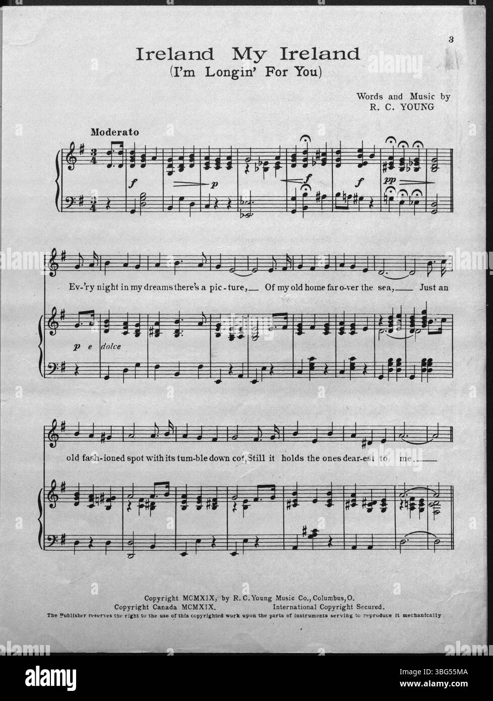 La canzone del 1919 "Ireland My Ireland" presenta una cover con una piccola casa a forma di trifoglio circondato da rose, che simboleggia il patrimonio irlandese e l'orgoglio nazionale. Foto Stock
