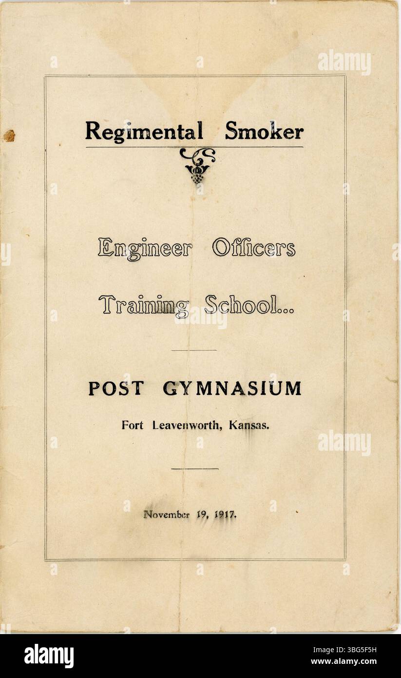 Programma per l'evento sociale Regimental Smoker per il personale militare presso la Engineer Officers Training School di Fort Leavenworth, Kansas, tenutosi il 19 novembre 1917. L'evento includeva canzoni, scenette e rinfreschi. Foto Stock